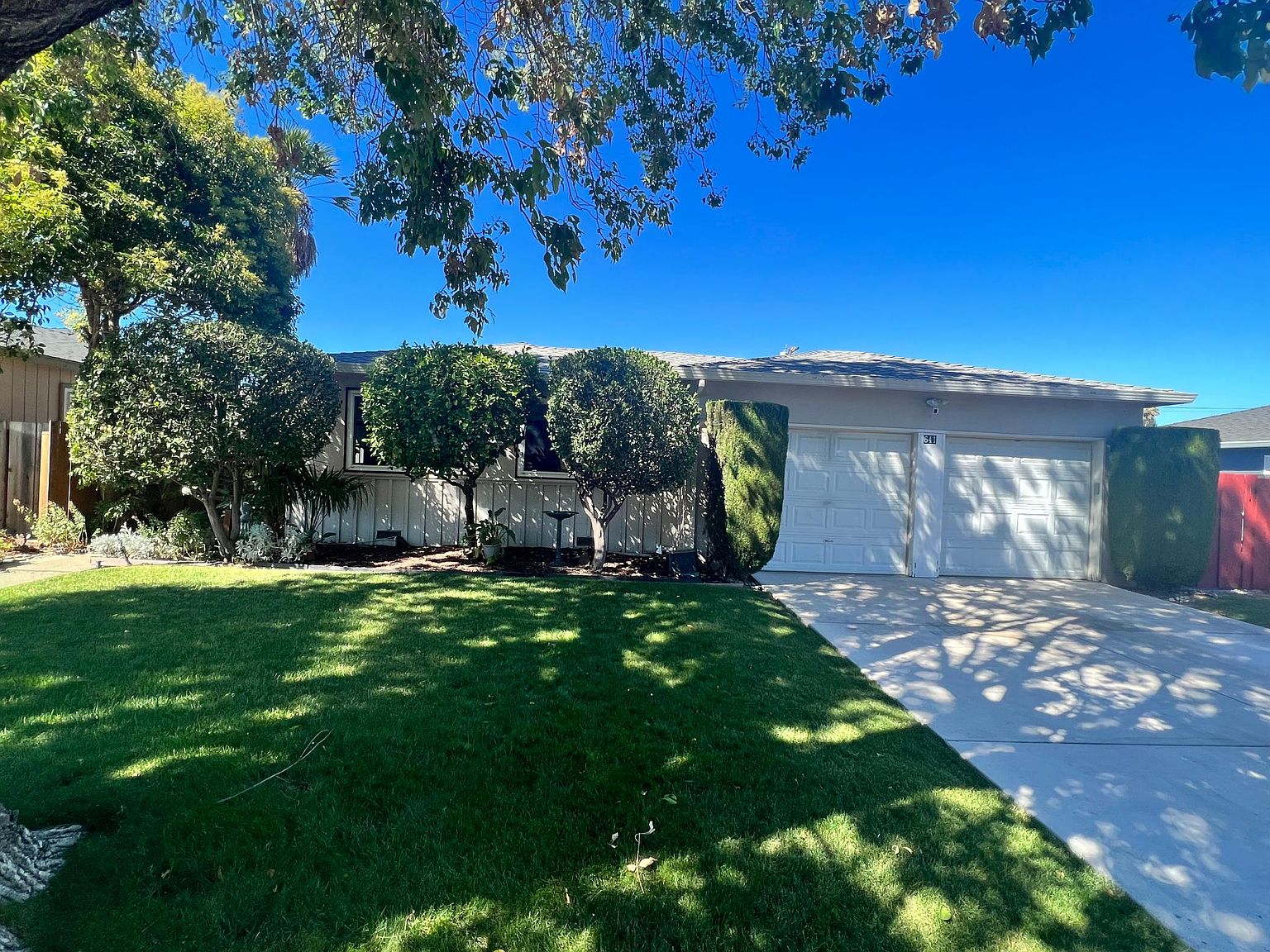 641 El Toro Way photo 2