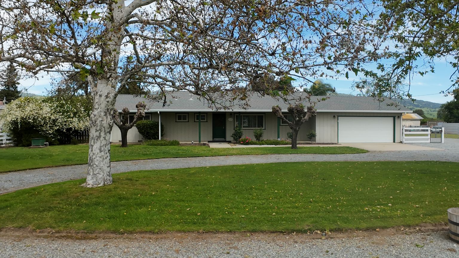 14320 Sycamore Ave photo 2