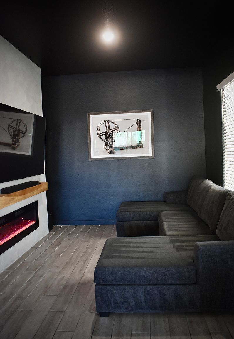 4864 E Village Dr photo 5