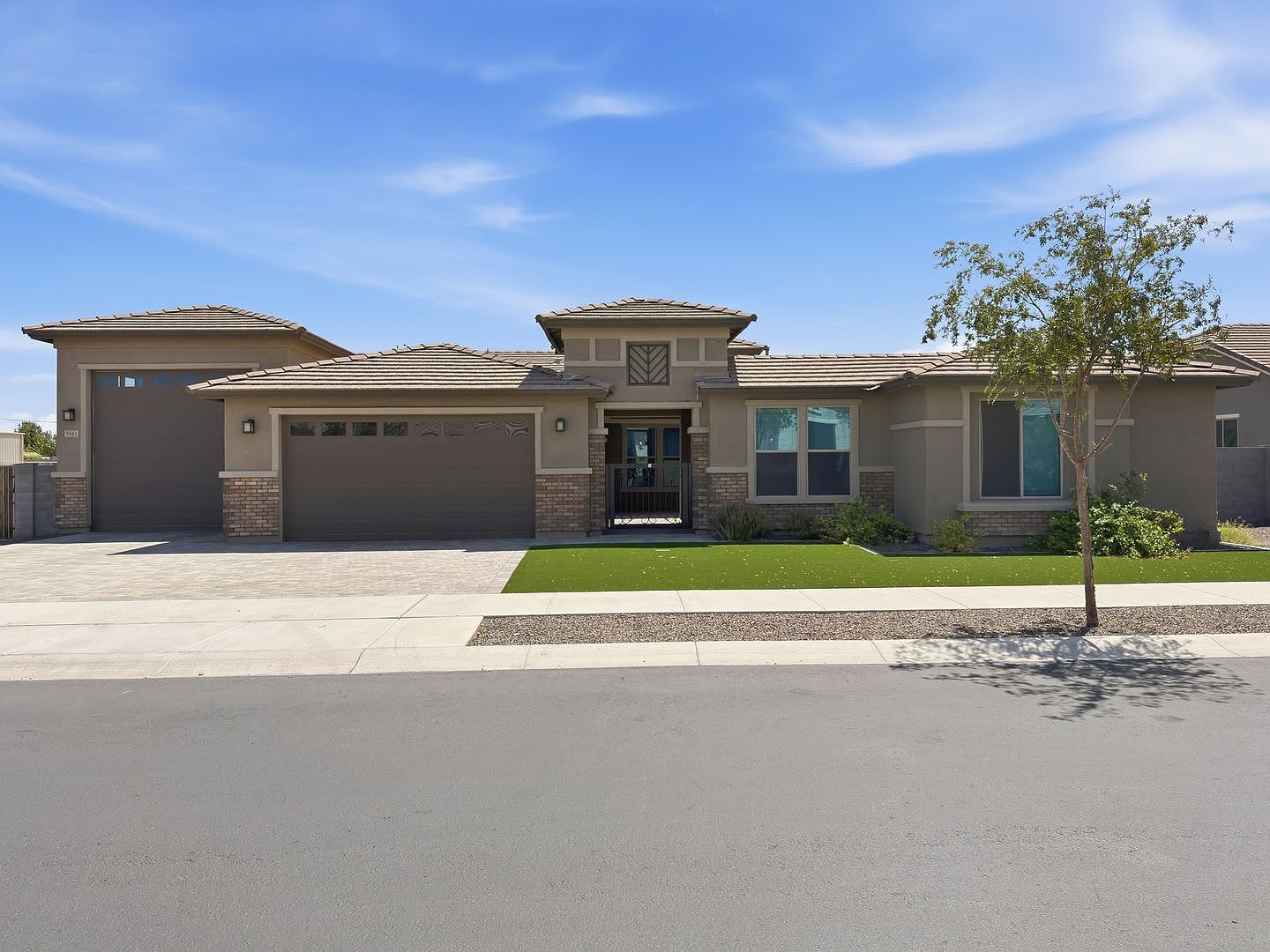 5543 N 107th Ln photo 3