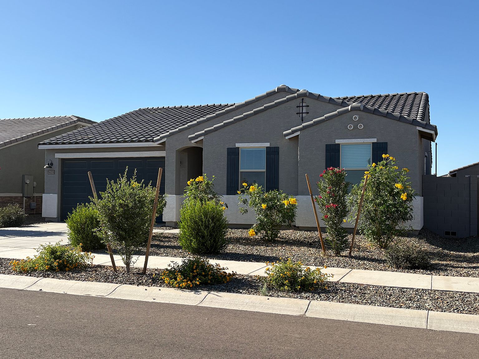 16016 W Buckskin Trl photo 2