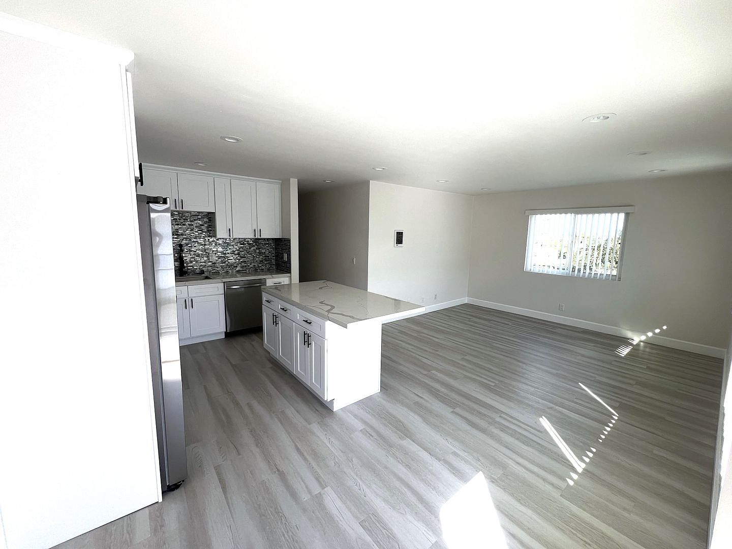 3 beds  2.0 baths (925 sqft) photo 5