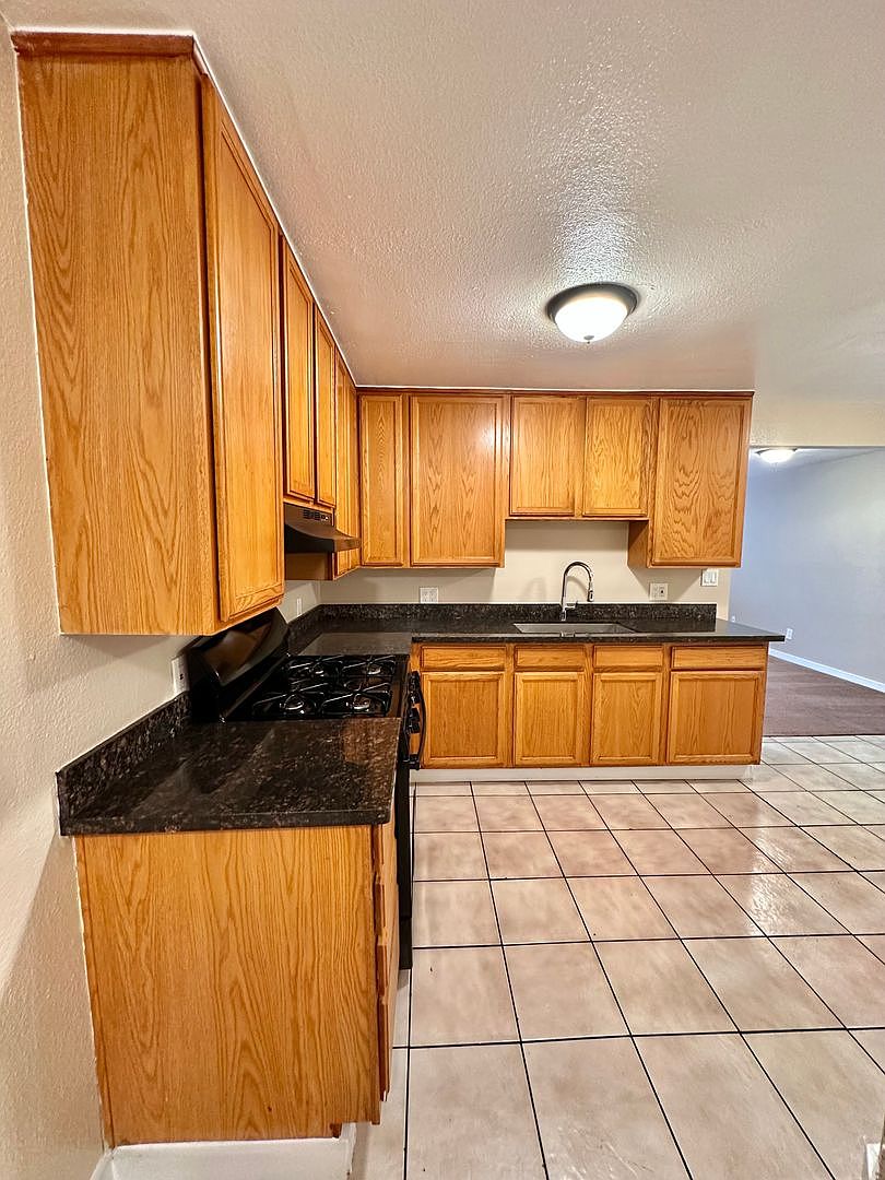 7828 International Blvd Oakland, CA 94621 photo 5