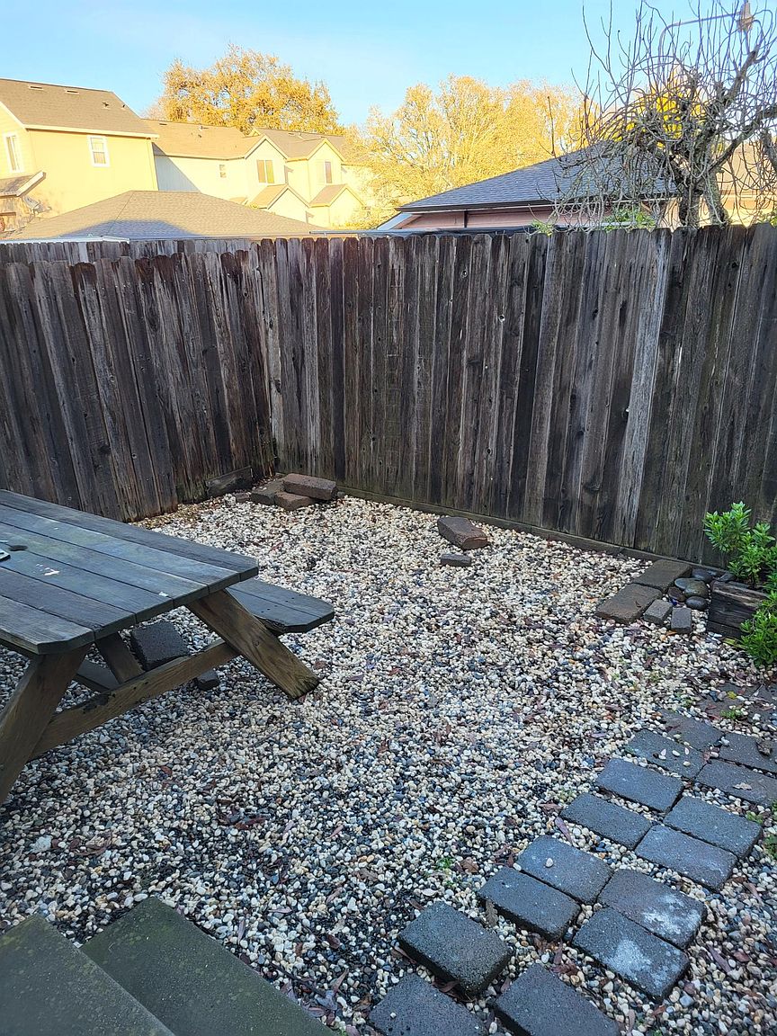 114 Esposti Meadows Way photo 2