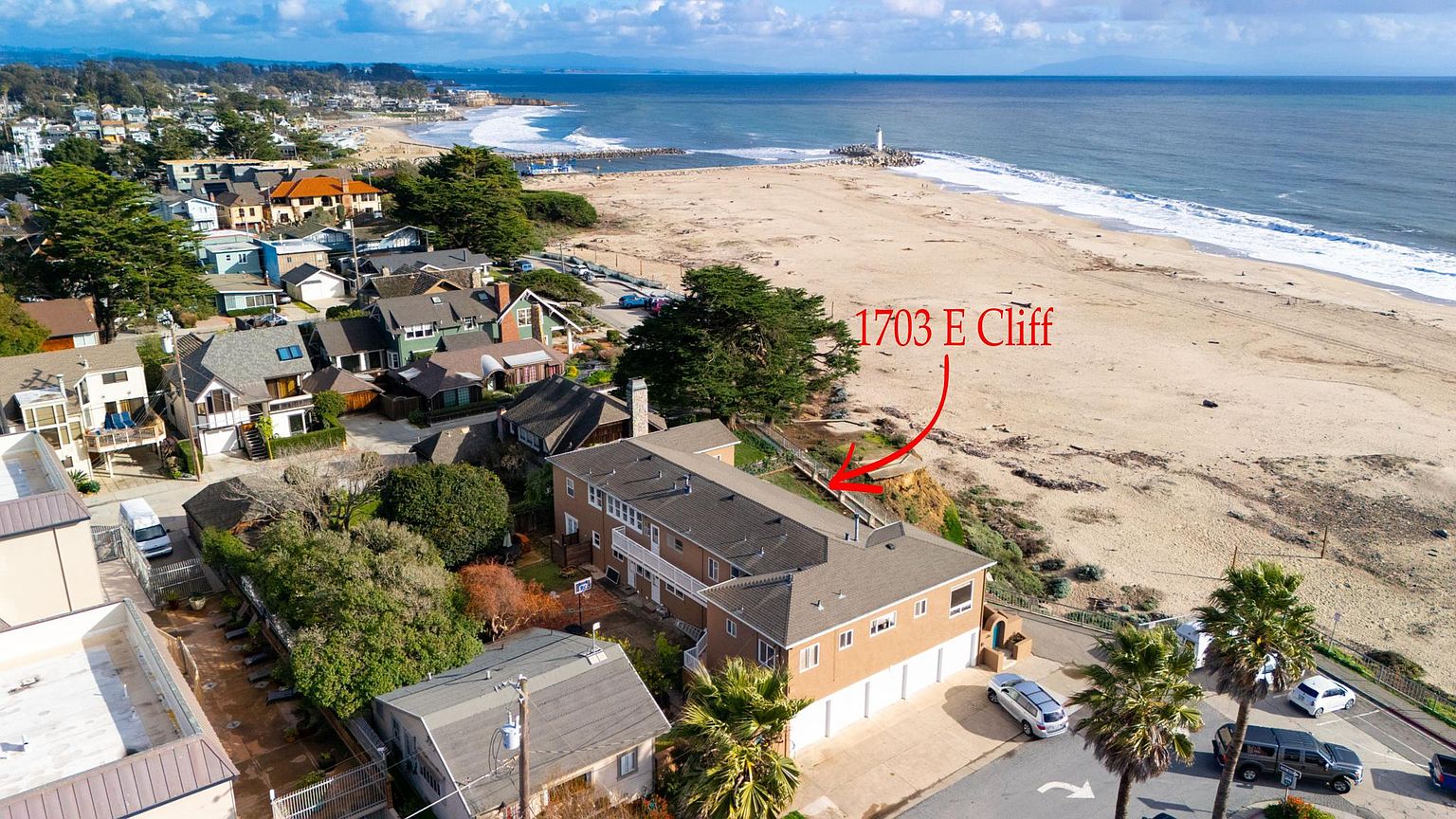 1703 E Cliff Dr photo 4