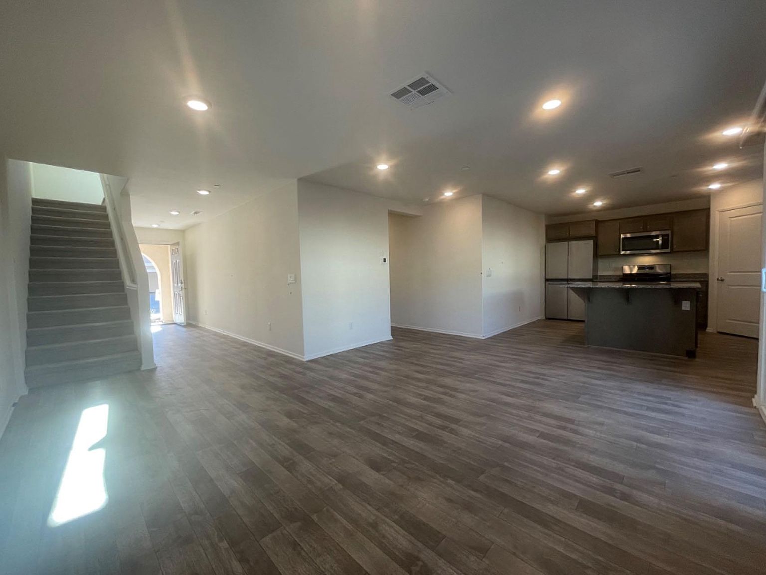 30906 Challenger Ct photo 4