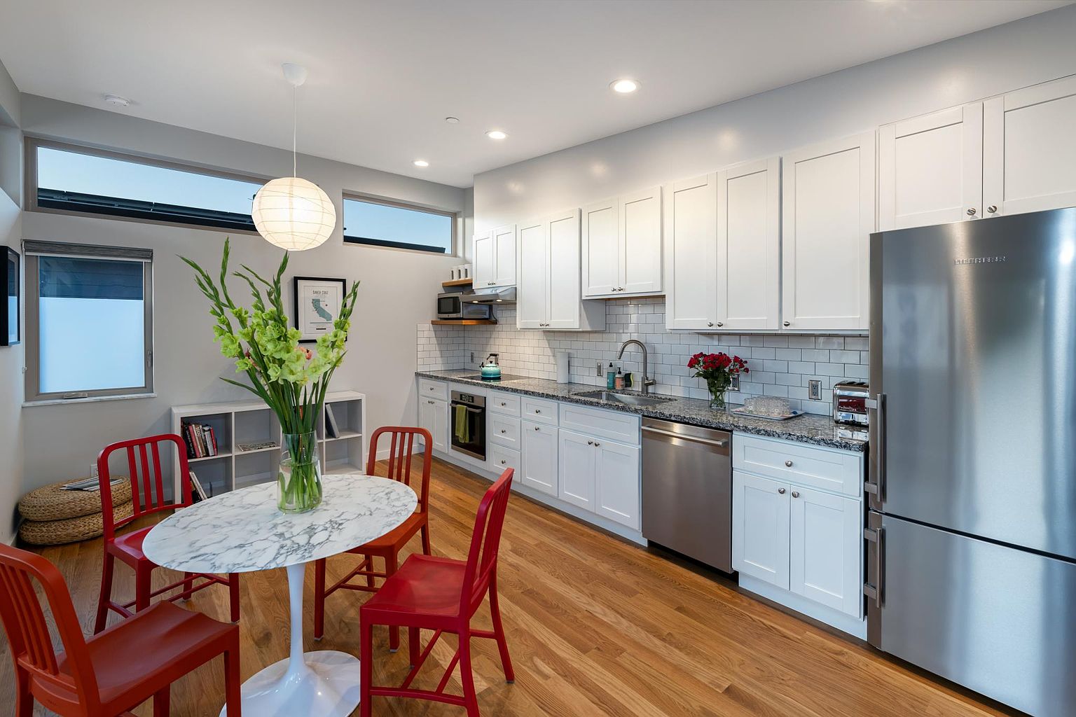 115A Hebard St photo 2