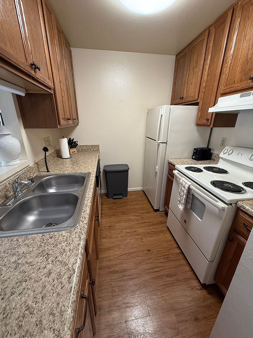 4455 Cherokee Ave photo 4