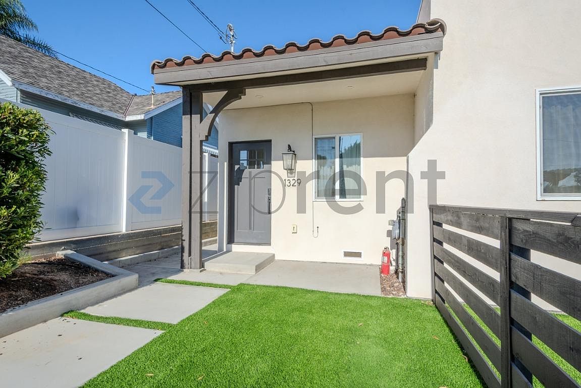 1325 5th Ave photo 4