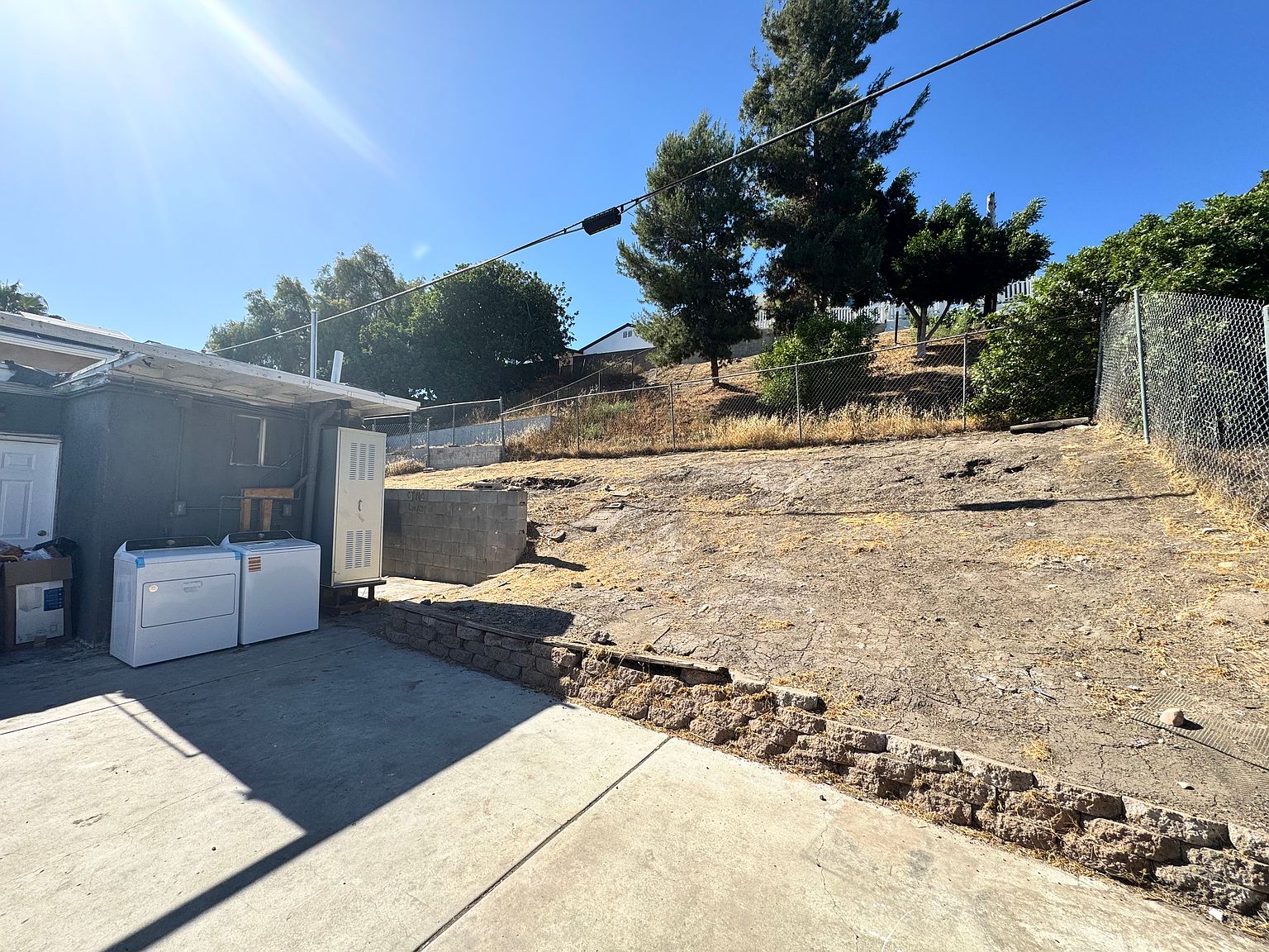8136 Dodie St photo 2