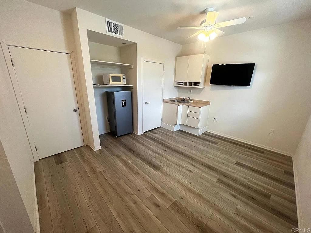 2034 Luzon Ln photo 3