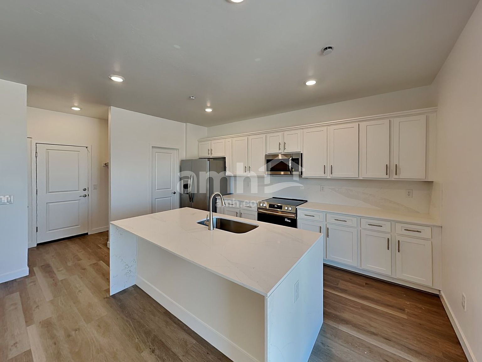 8225 S 21st Dr Phoenix, AZ 85041 photo 5