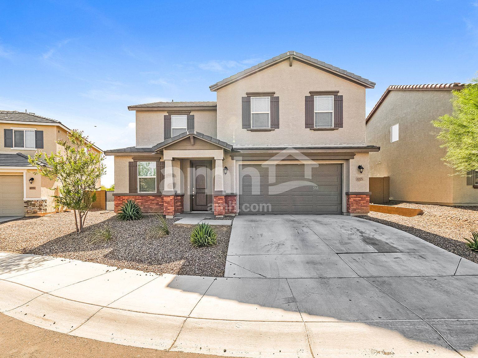 8225 S 21st Dr Phoenix, AZ 85041 photo 2