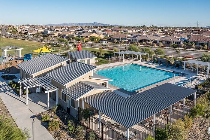 12785 W Levi Dr Avondale, AZ 85392 photo 4