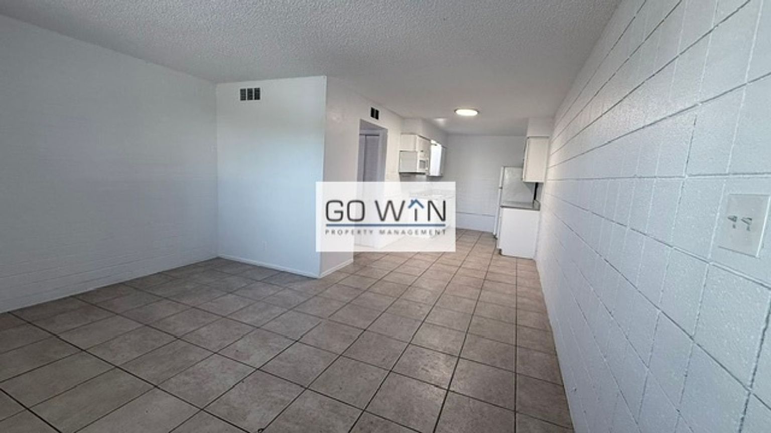2018 W Cactus Rd unit A photo 2