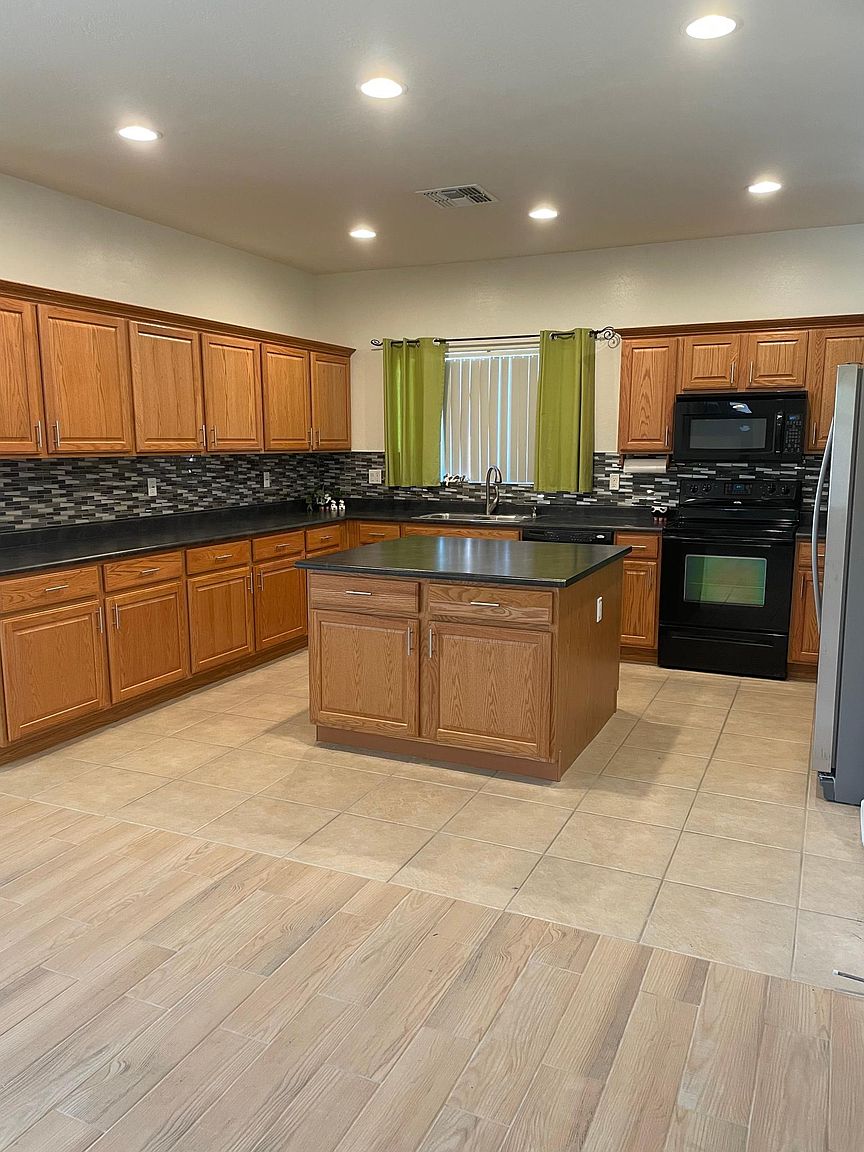 44383 W Buckhorn Trl photo 4