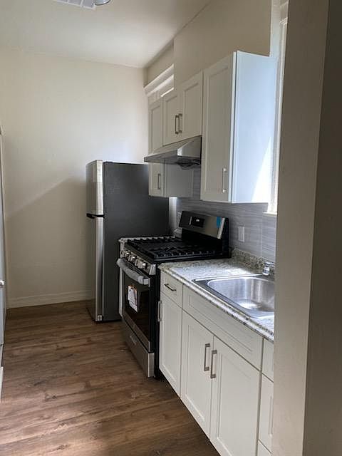 656 8th St photo 2