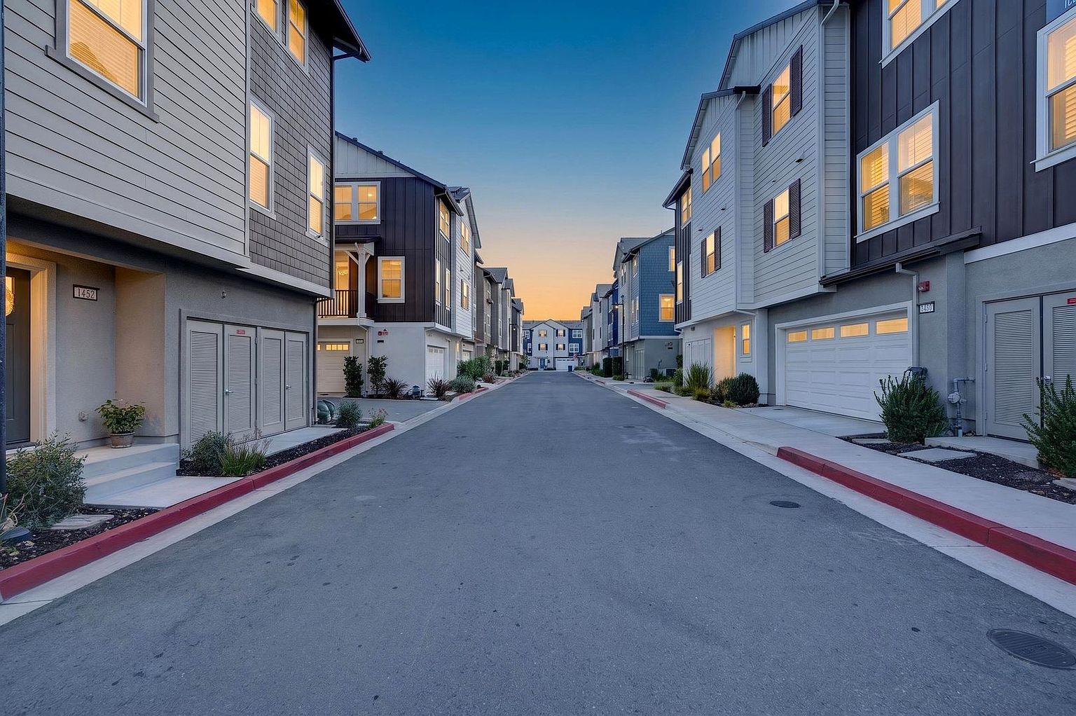 1441 Julia Ln photo 3