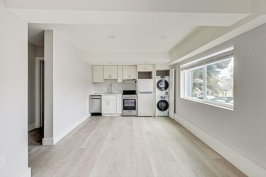 Apartments on Walker Ave · Oakland