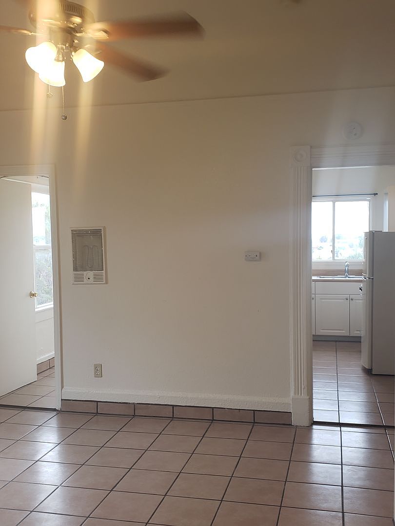 2419 J St photo 4