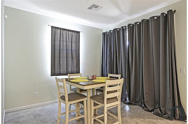 11042 W Marguerite Ave photo 2