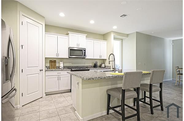 11042 W Marguerite Ave photo 5