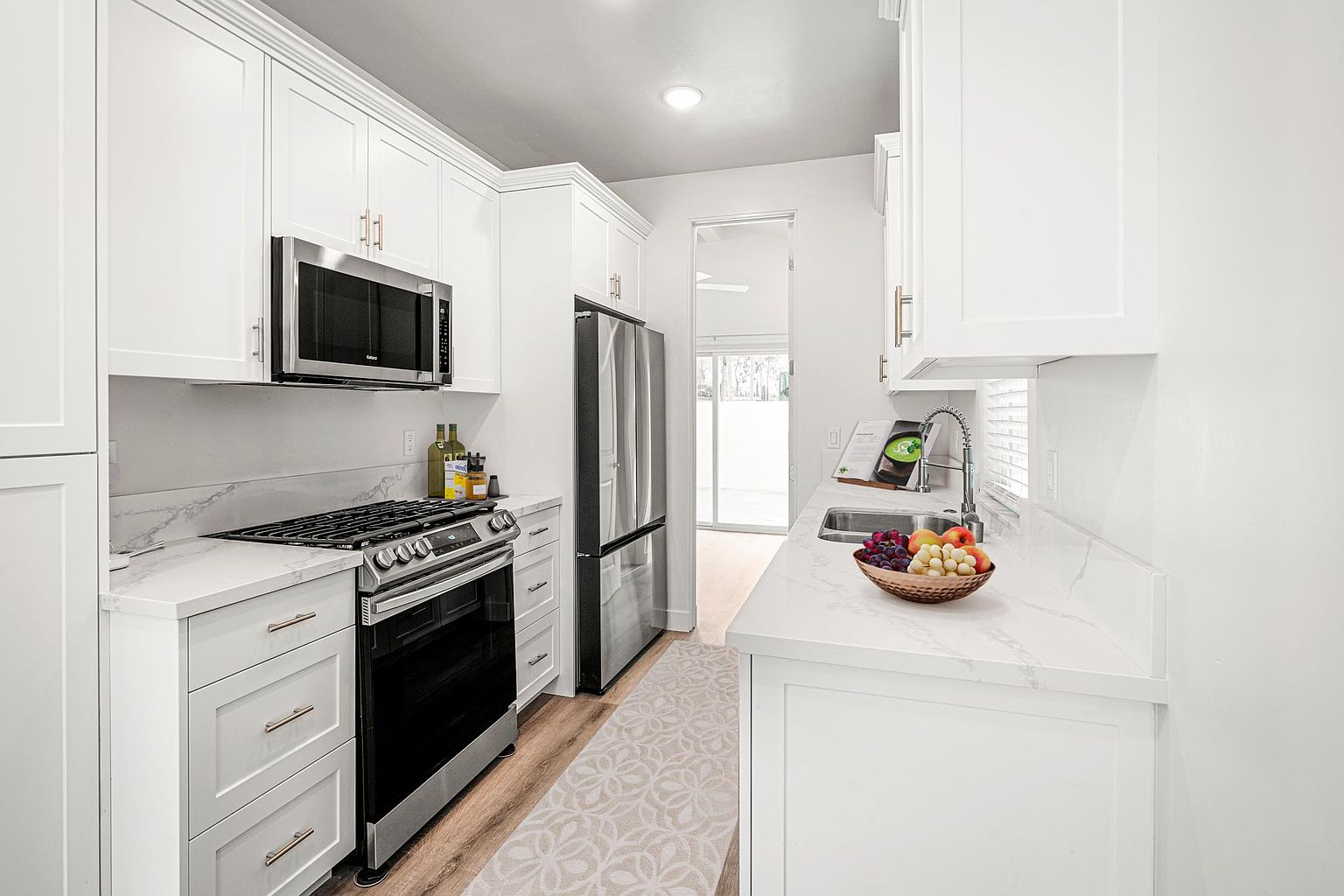 3339 Las Vegas Dr photo 3