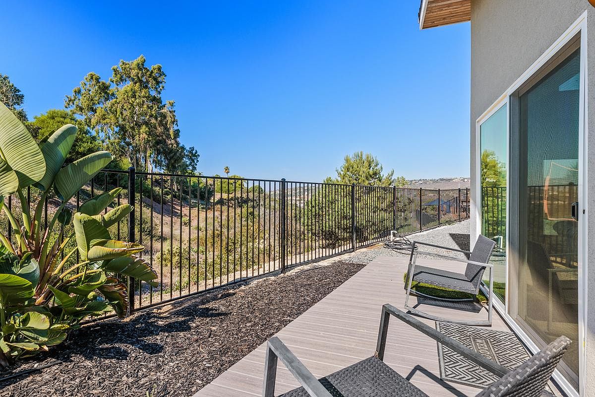 7717 Romeria St photo 5