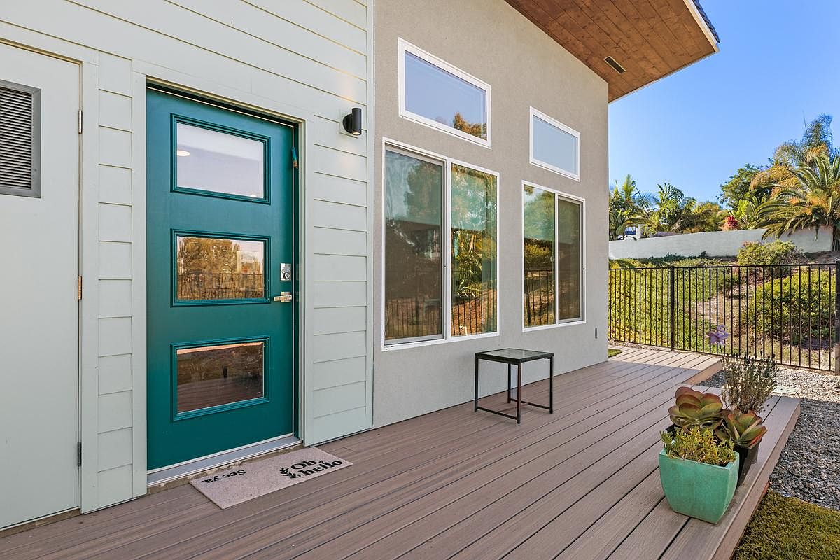 7717 Romeria St photo 4