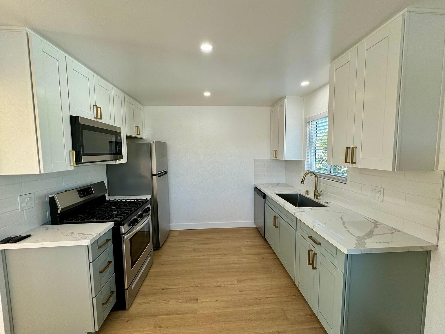 173 Brightwood Ave photo 2
