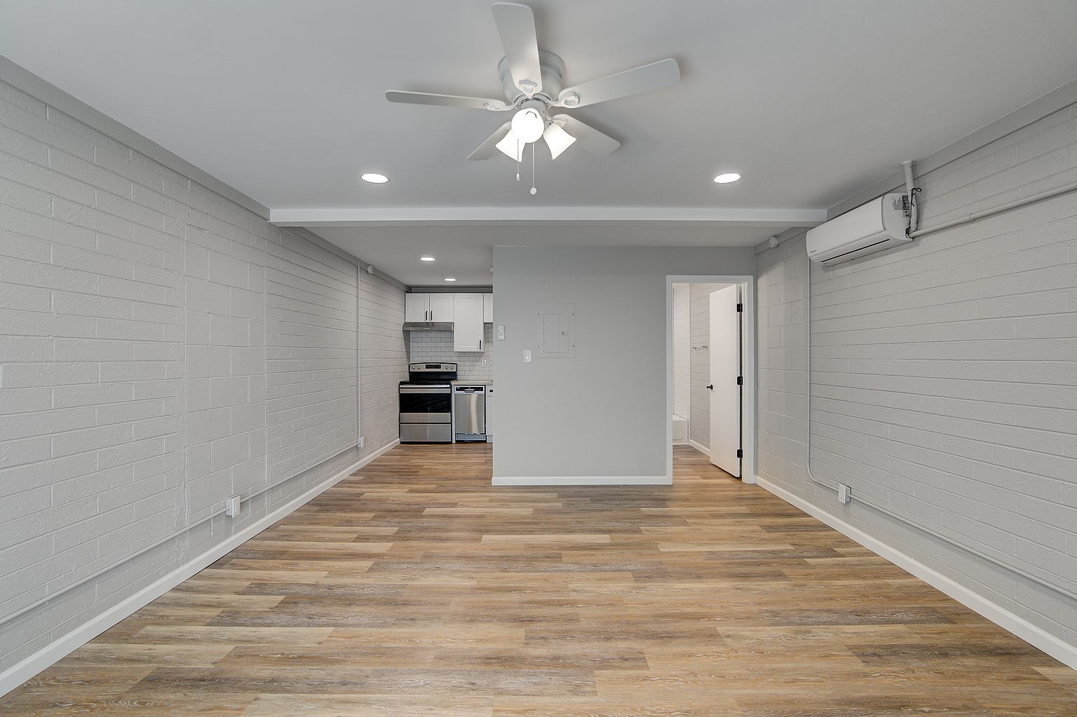1606 E Catalina Dr Phoenix, AZ 85016 photo 2