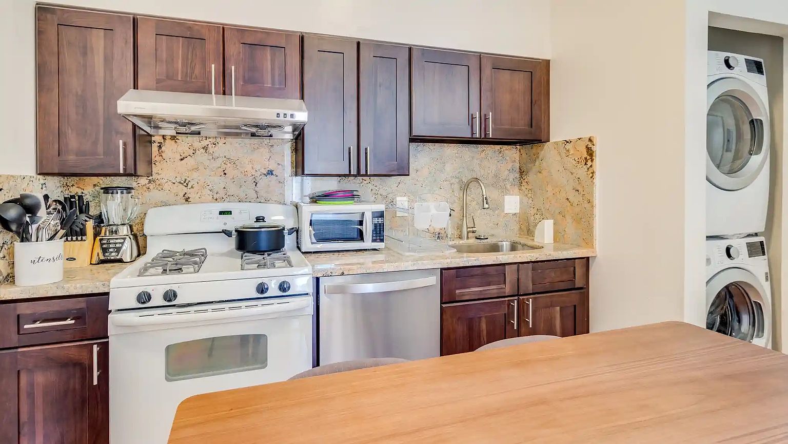 2104 Larkin St photo 2