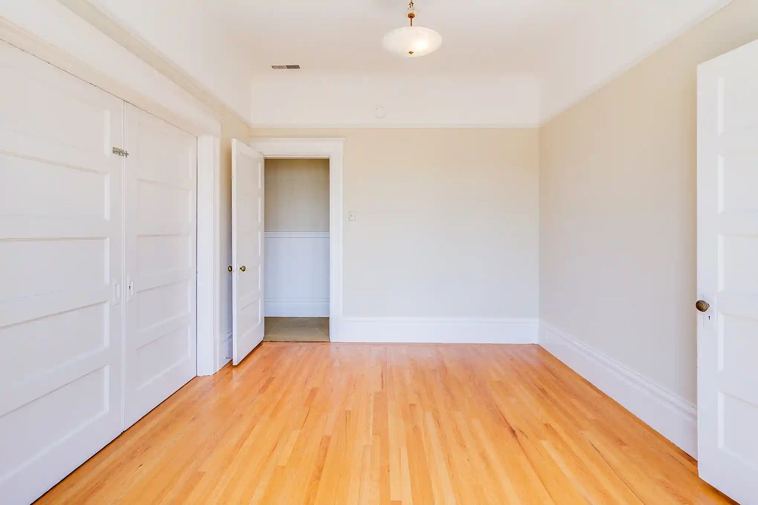 2104 Larkin St photo 5