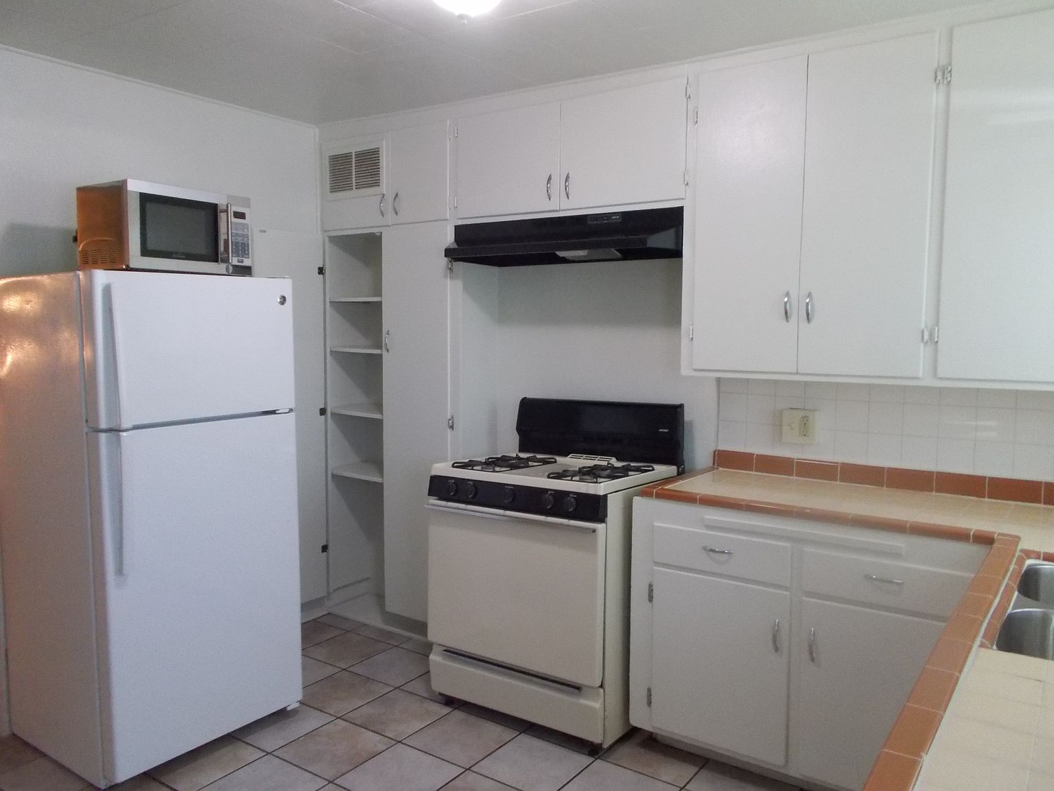 4335 North 15th Avenue, Unit 9 Rental photo 2