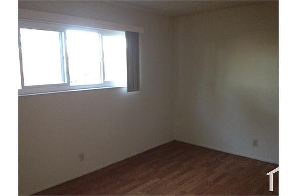 2325 17th Ave photo 4