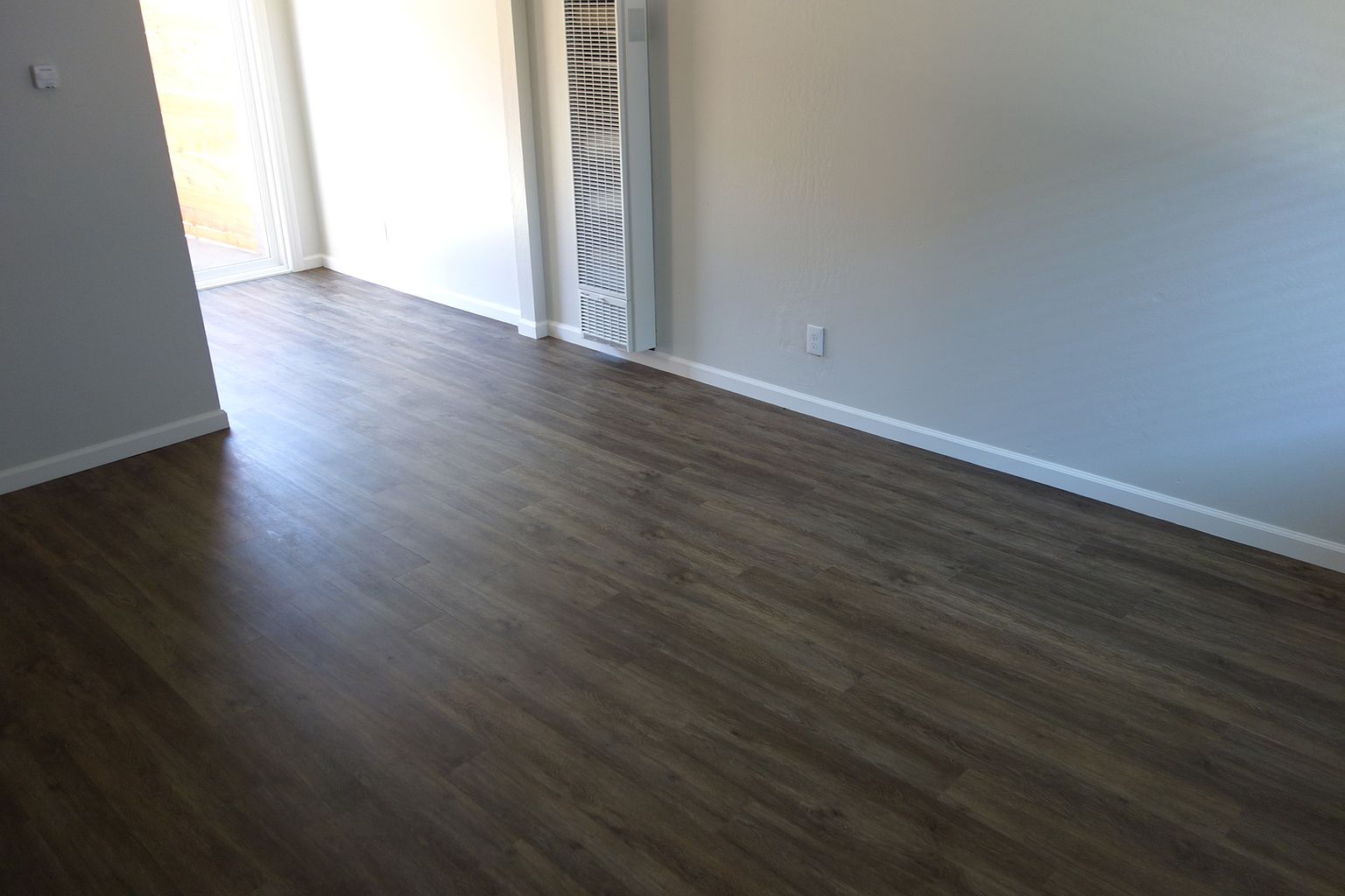 2 beds  1.5 baths (800 sqft) photo 5