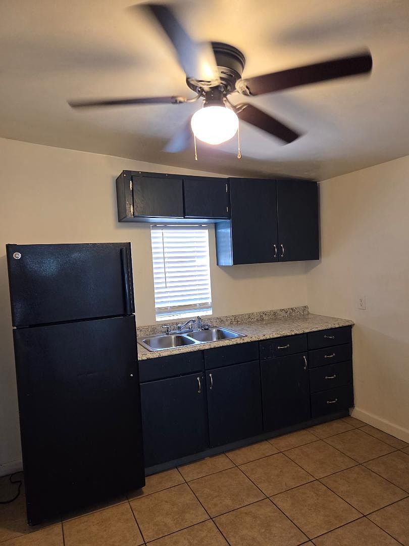 846 E Wier Ave photo 3