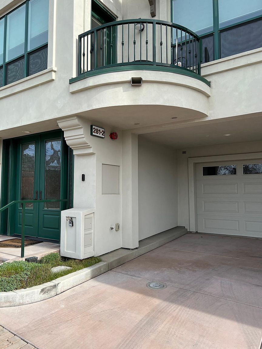281 Spring St photo 2