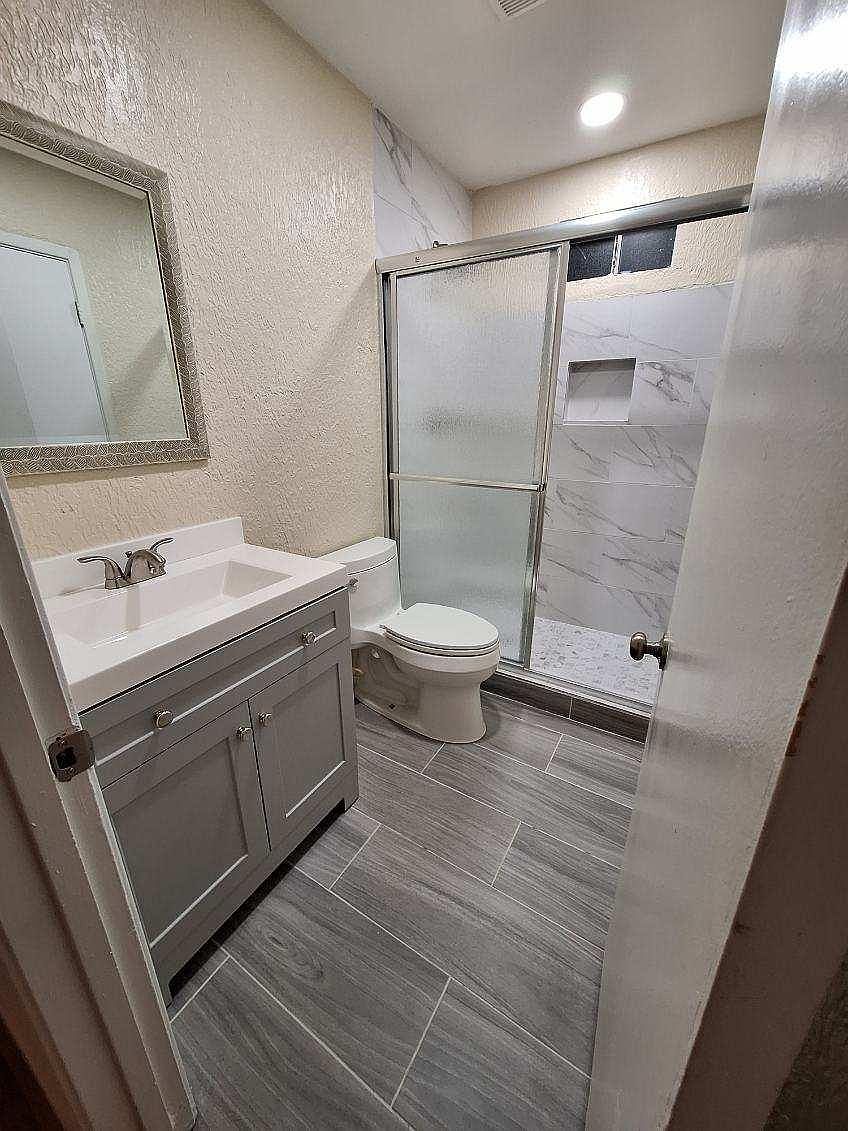 3702 E Taylor St photo 2