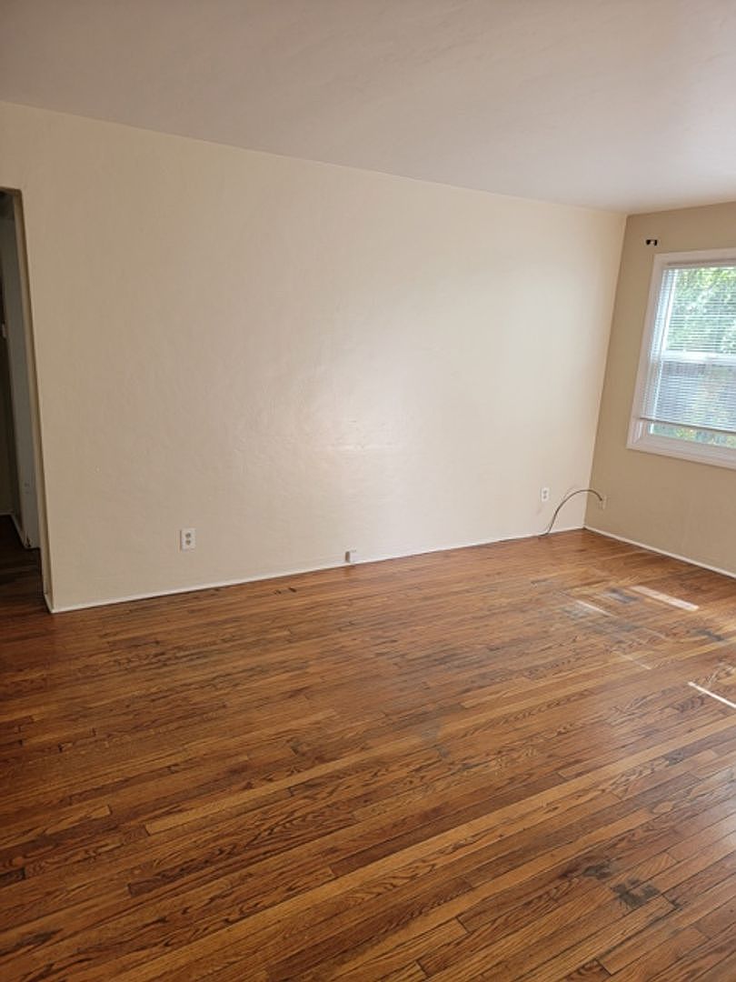 519 Humboldt St photo 3