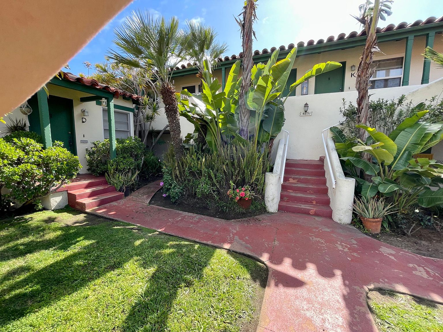 4851 Brighton Ave photo 2