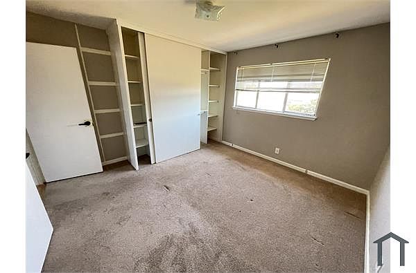 22734 Filbert St photo 2