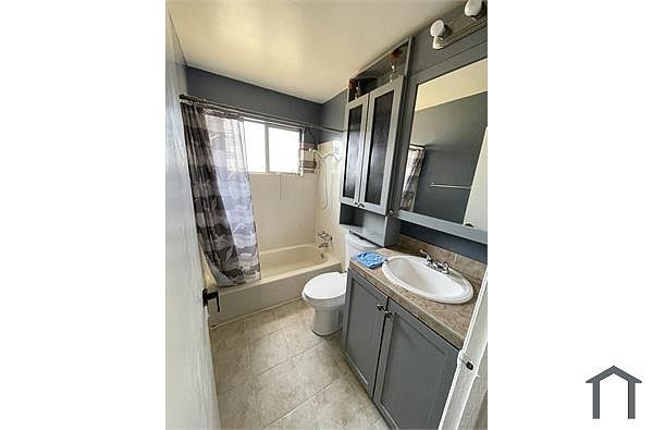 22734 Filbert St photo 4