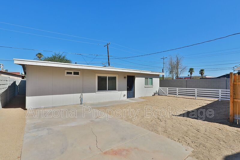1538 E Pierce St Phoenix, AZ 85006 photo 4