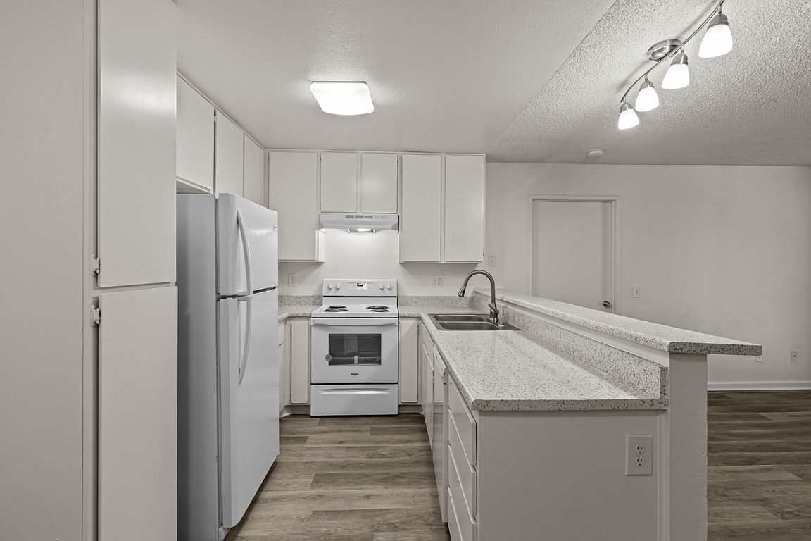 2 br / 2.0 ba, $2450 photo 2