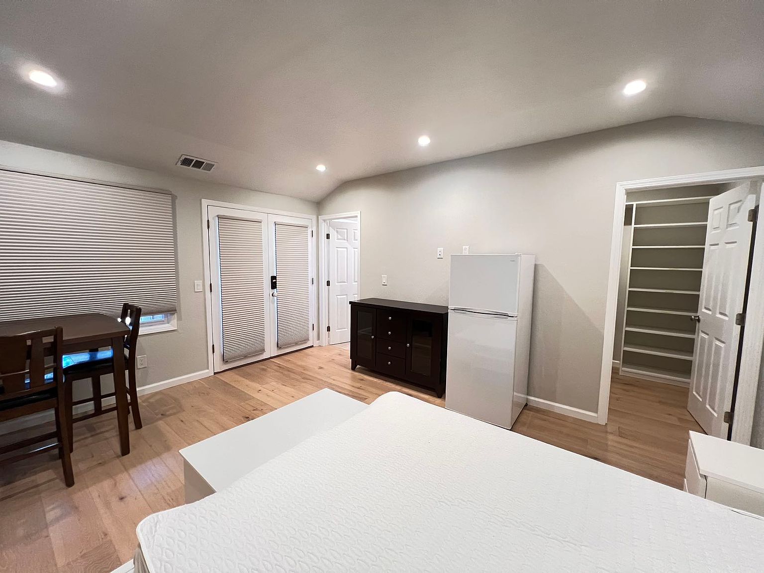 1BR/1BA Other on S El Monte Ave · Los Altos photo 4