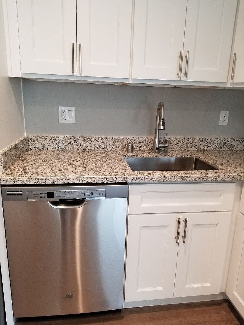 Phoenix Apartments photo 5
