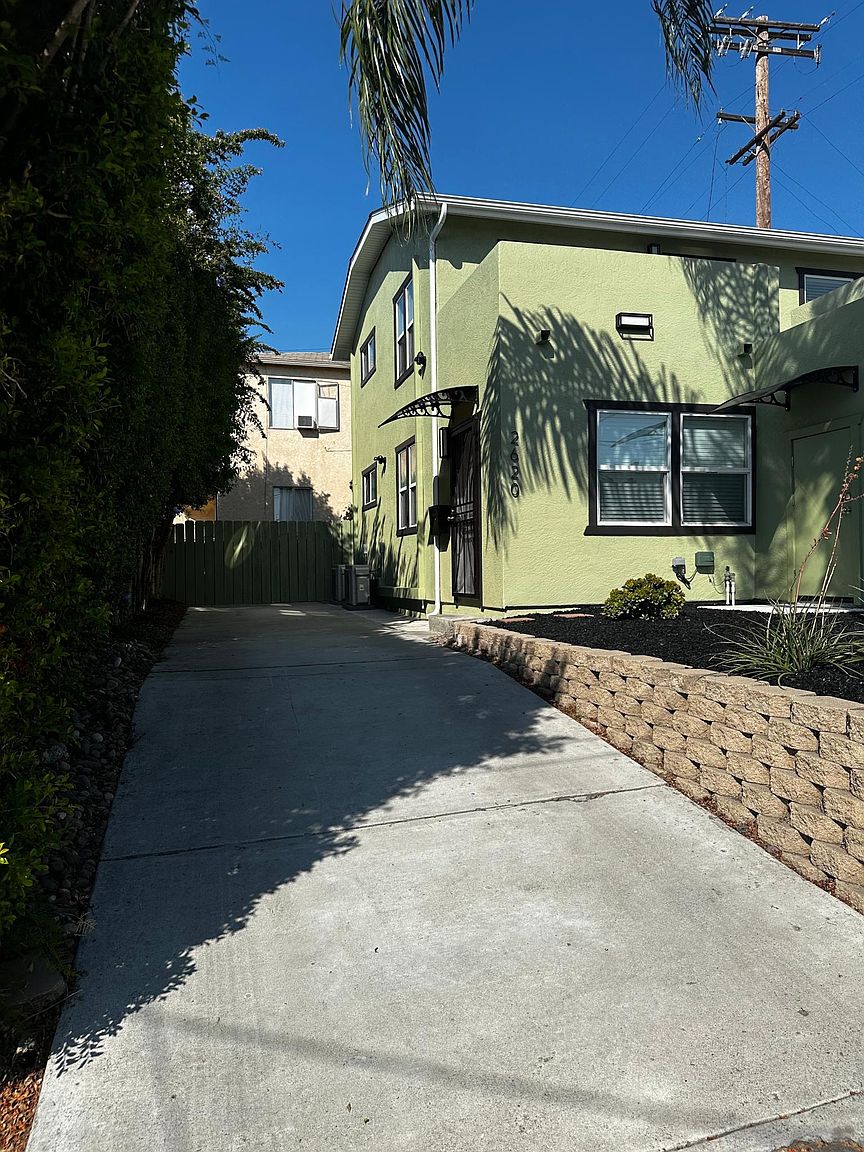 2620 Polk Ave photo 2