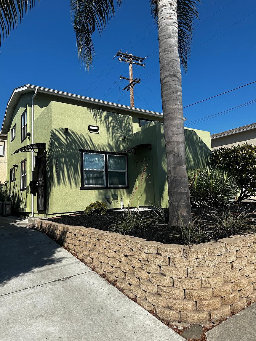 2620 Polk Ave photo 3