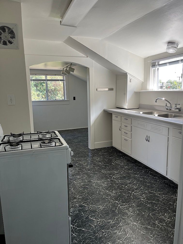 417 Parquet St photo 4